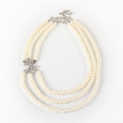 J051N Faux Pearl Necklace